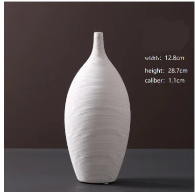 Minimalist Ceramic Vase - detail
